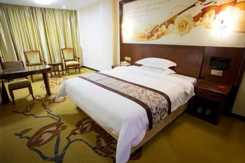 Longhui Business Hotel Huizhou  Zewnętrze zdjęcie